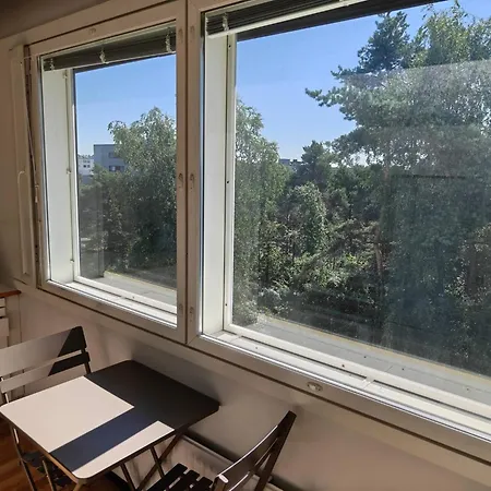 Sunny 4th-floor Park-view Escape Apartment *